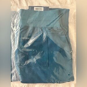 NWT Jaanuu Teal Medical Scrub set
XXS top
Xs jogger regular pants